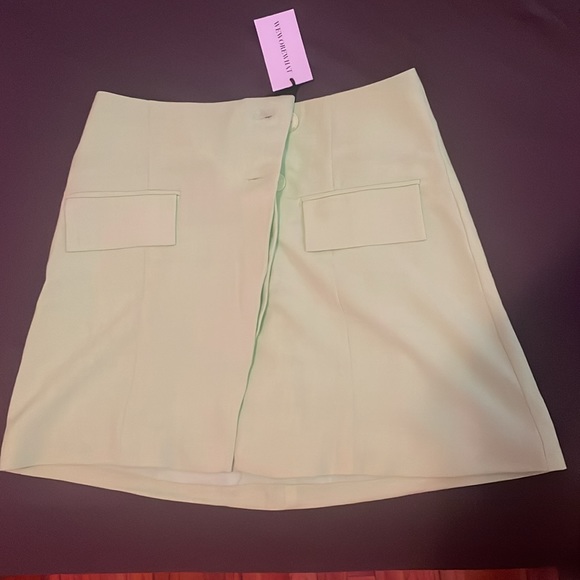 NWT WeWoreWhat Revolve Green Mini Skirt w/ Asymmetrical Front 2-Button Closure S - Picture 14 of 14